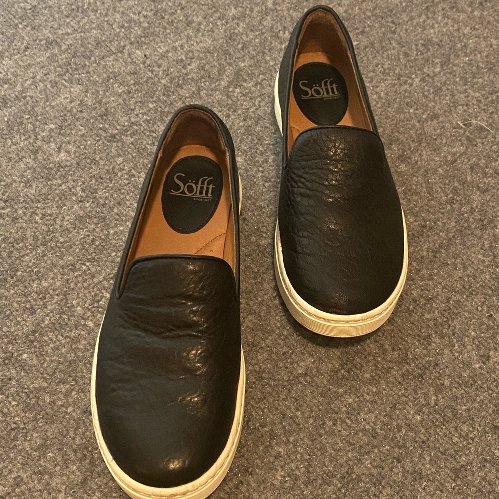 Slip-on sneakers